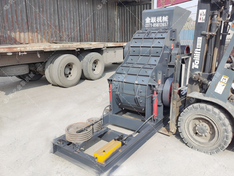 SCF600X600雙級粉碎機發貨圖片_發往山東濱州_破碎電石渣